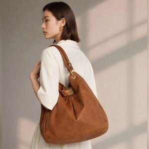 Marc Jacobs Classic Q Hillier Hobo  Cinnamon Stick Tan Leather Shoulder Bag L